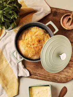 Sale Gryte Med Lokk 2,5 Liter Kjøkkentilbehør