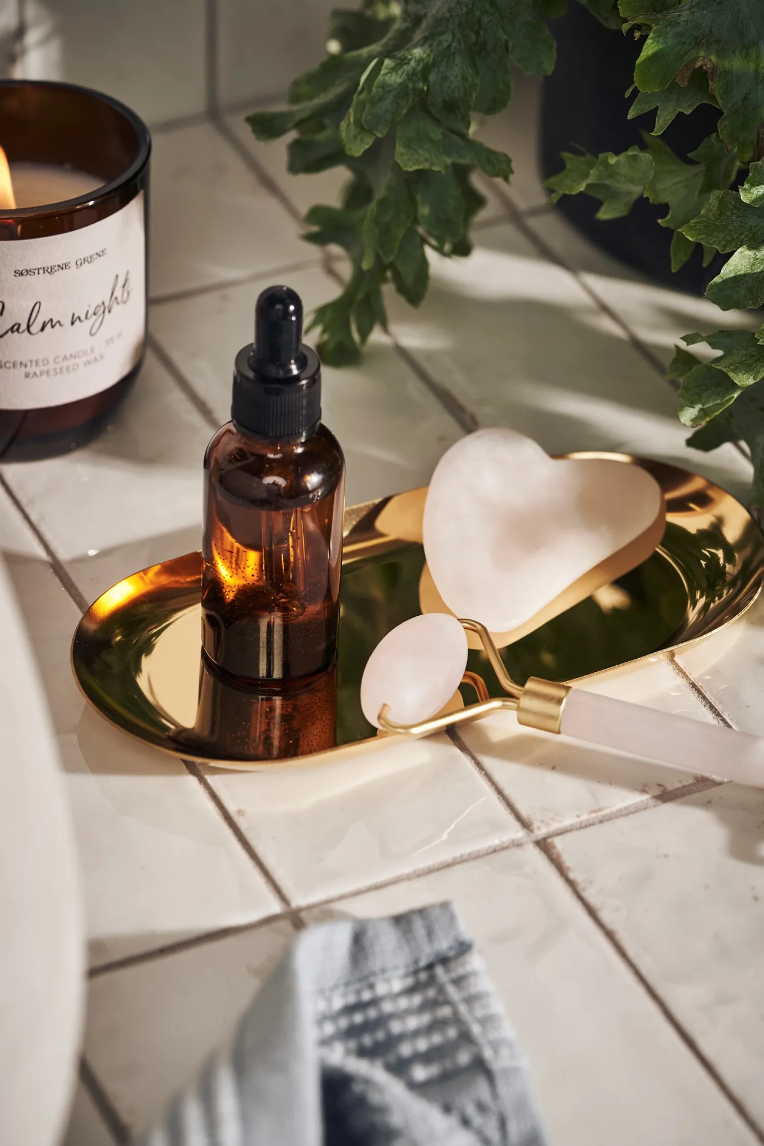 Online Jade Ansiktsmassasje Hudpleie