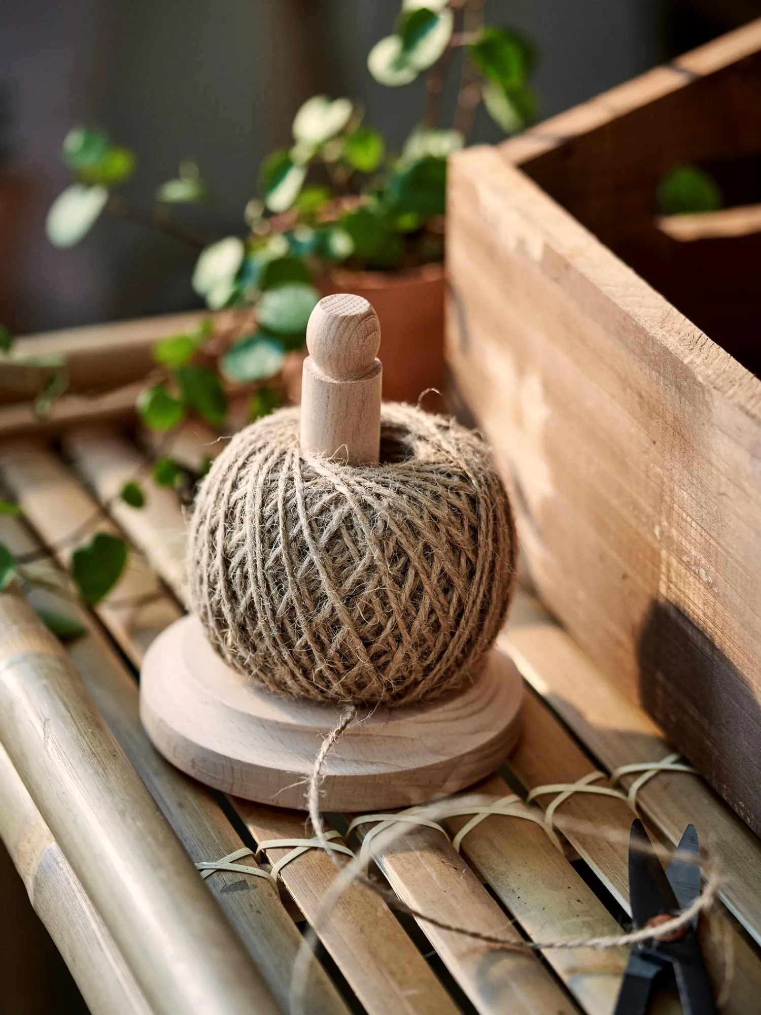 New Jutehyssing Med Holder Hage